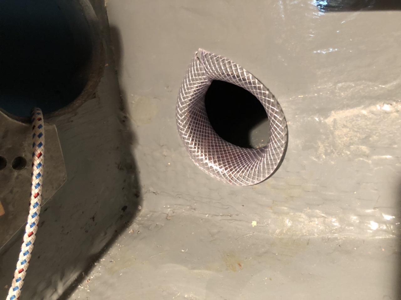 3” hole with chafing guard for exhaust hose.