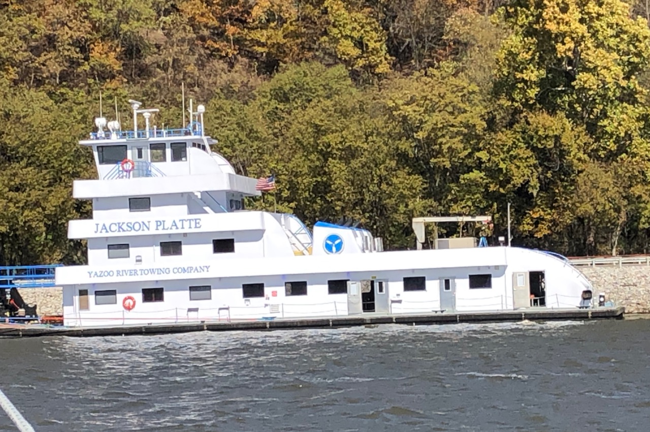 Tug Jackson Platte.jpeg