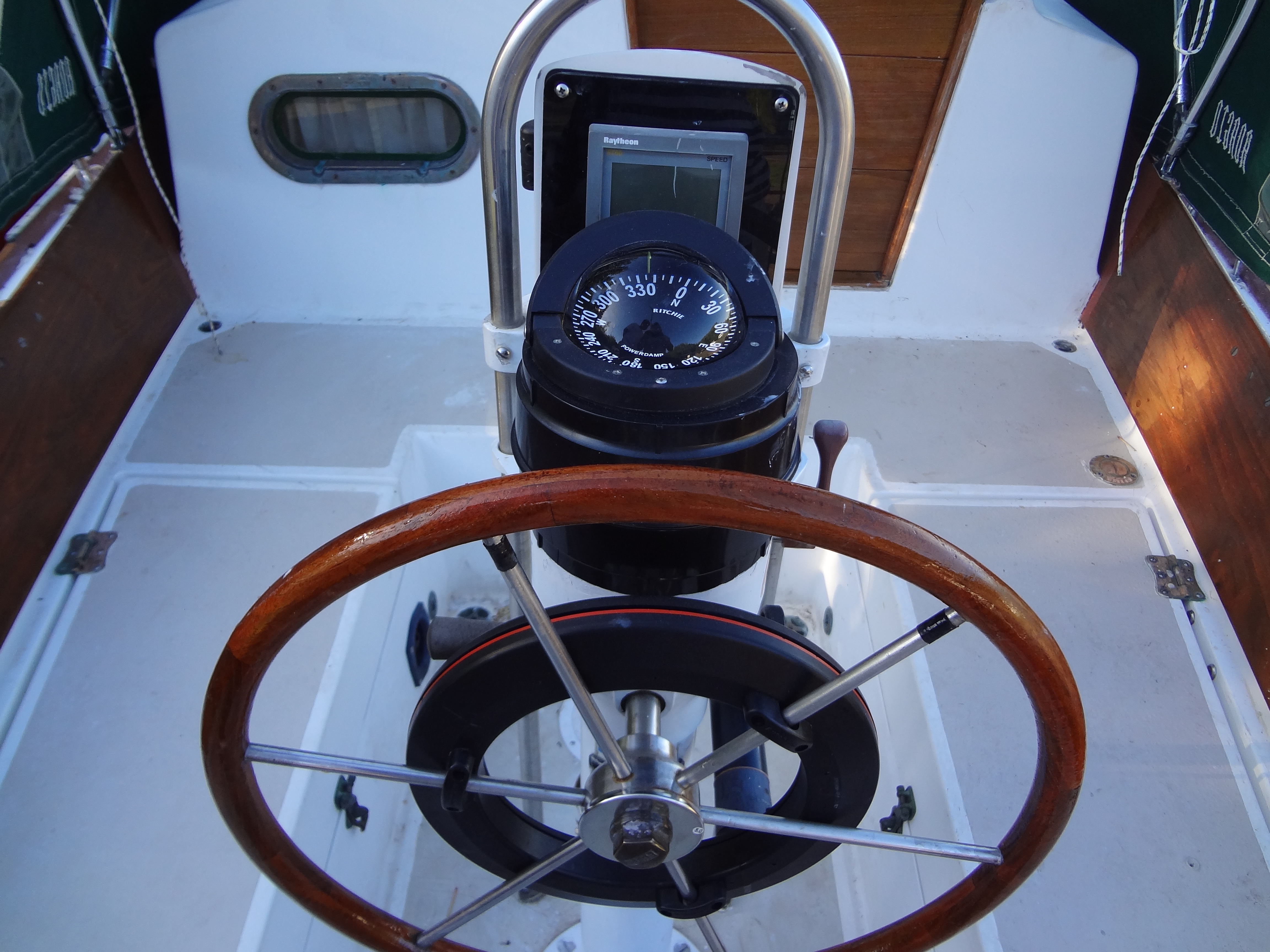 steering and nav pedestal