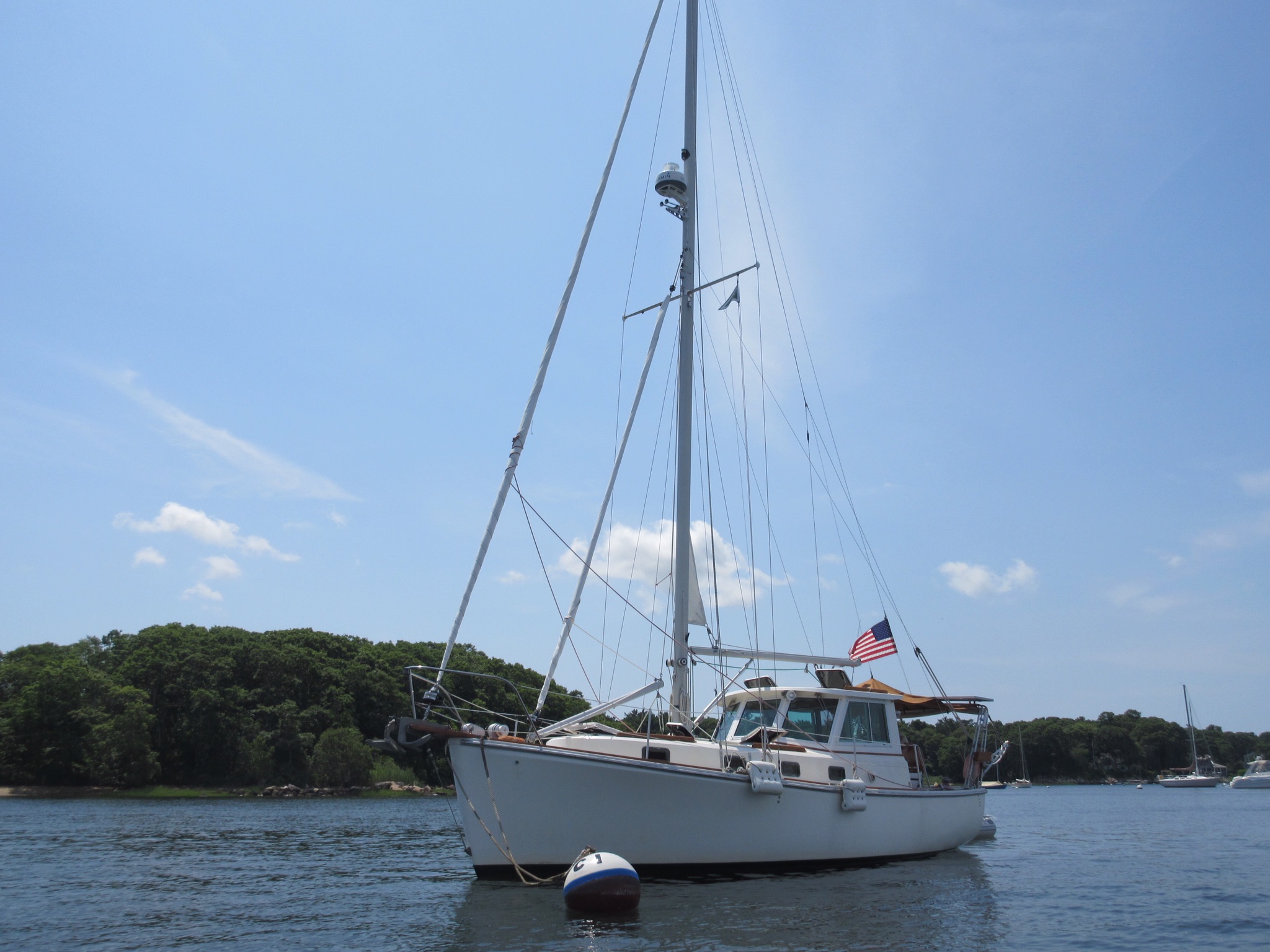 CD300MS Bia, Red Brook Harbor, with David Rubbo and Rita Pappaconstantinou aboard